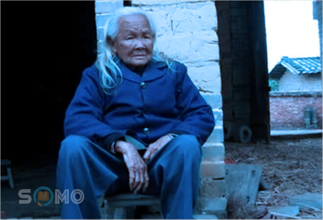 mơ thấy bà chết sống lại
