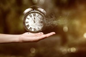 Bài văn nghị luận về câu nói “Mọi thứ rồi sẽ qua đi, chỉ còn tình người ở lại” hay nhất