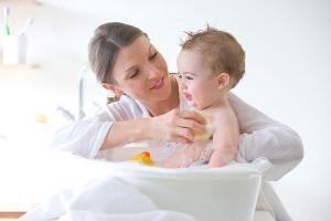 Bệnh nguy hiểm nhất trẻ con hay mắc trong mùa hè