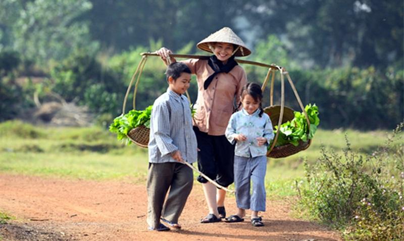 Bài thơ: Ngồi buồn nhớ mẹ ta xưa...