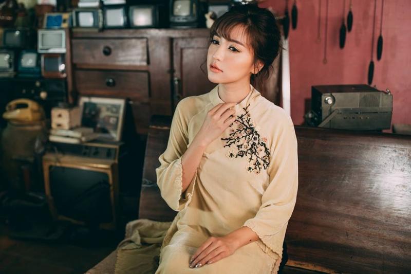Nữ ca sĩ xinh đẹp Bích Phương