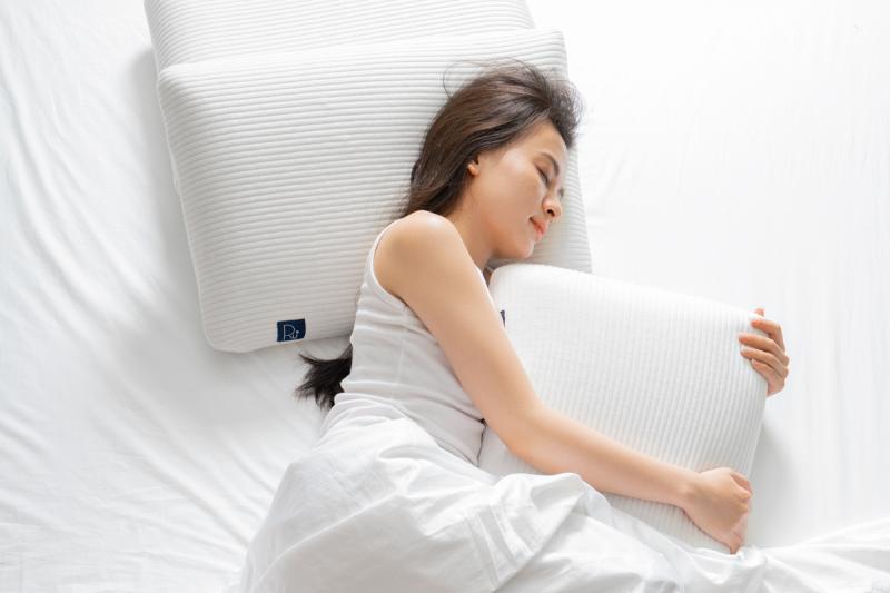 Nằm sấp, nghiêng khi ngủ