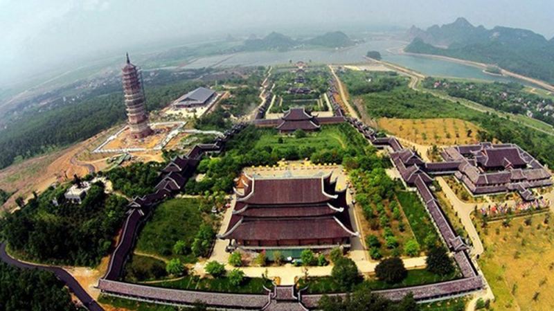 Bài văn thuyết minh về địa điểm du lịch - Chùa Bái Đính