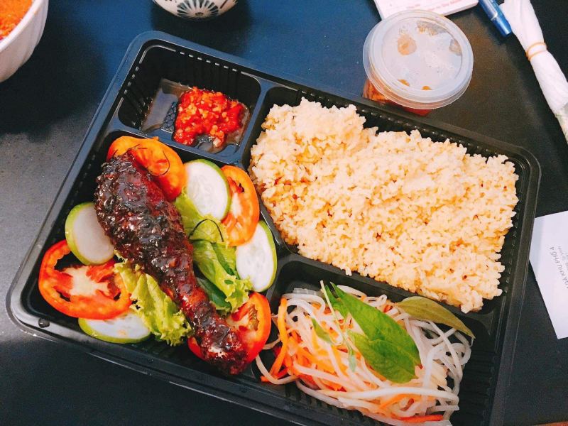 Cơm Gà Khu Phố 4