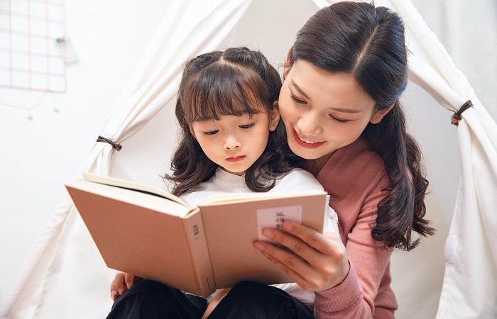 Dạy con biết cách đọc sách