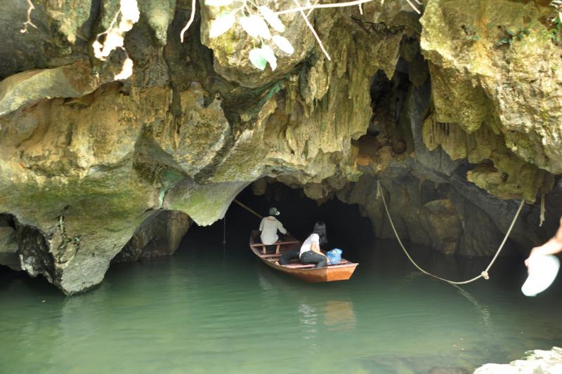 Hang Luồn
