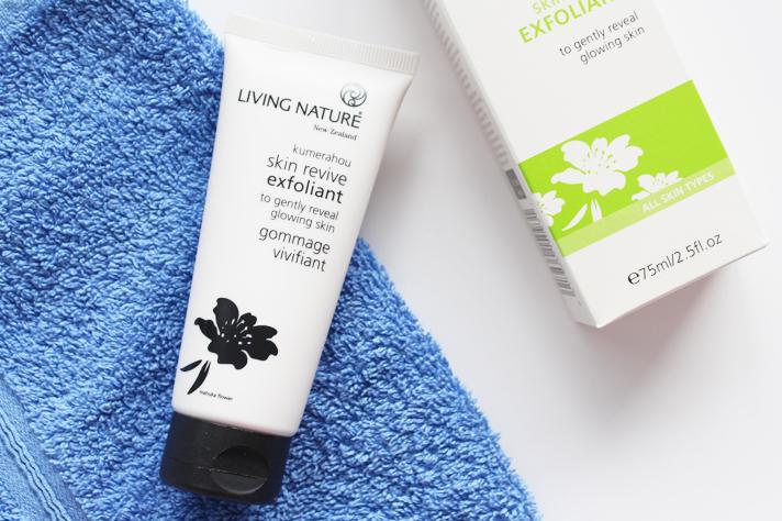 Kem tẩy tế bào chết Living Nature Skin Revive Exfoliant