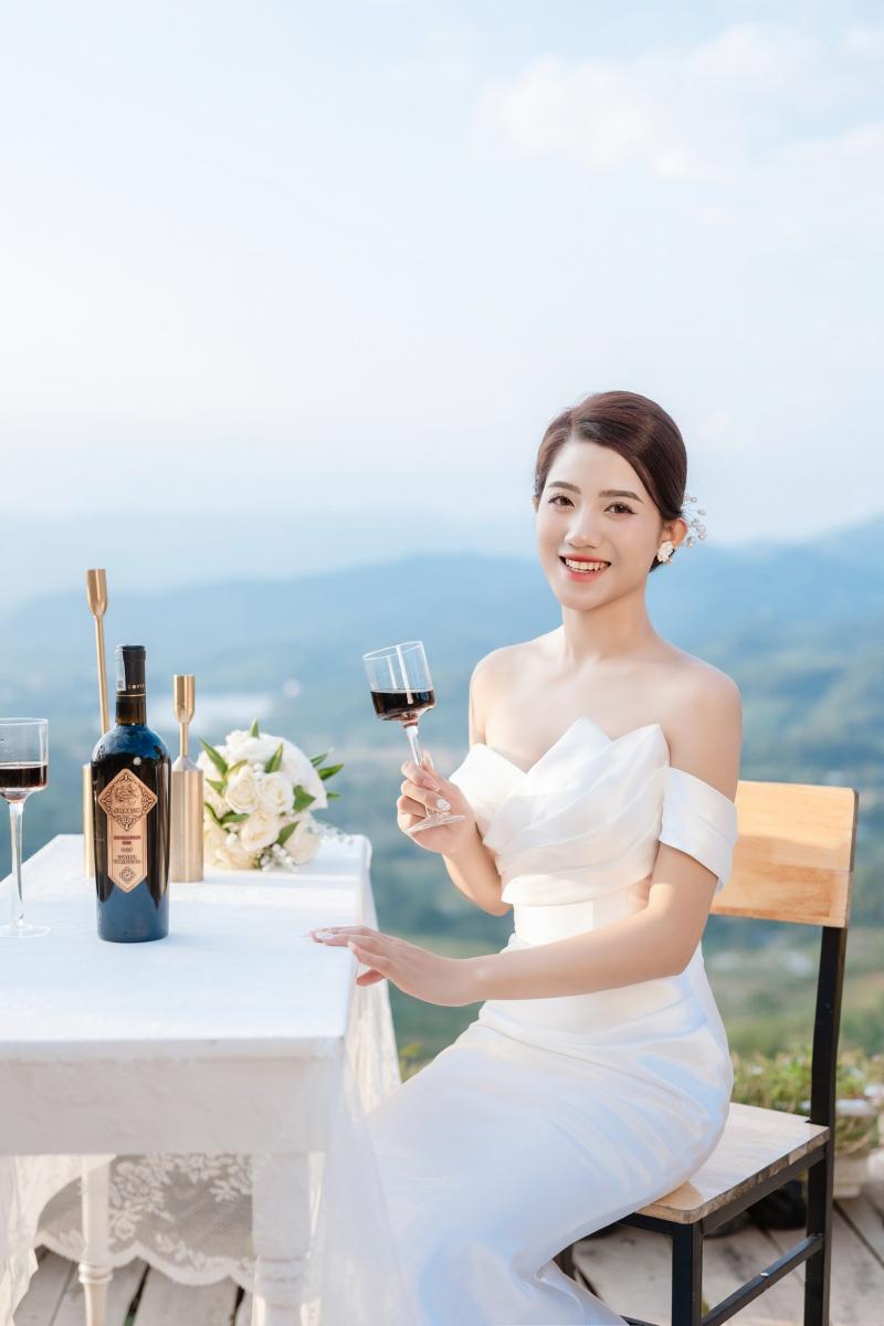 Nguyễn Khánh Linh Make Up (Ảnh Viện Áo Cưới Gia Linh)