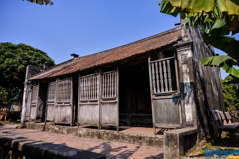 Ngôi nhà Bá Kiến ba gian cùng vườn chuối xanh mát