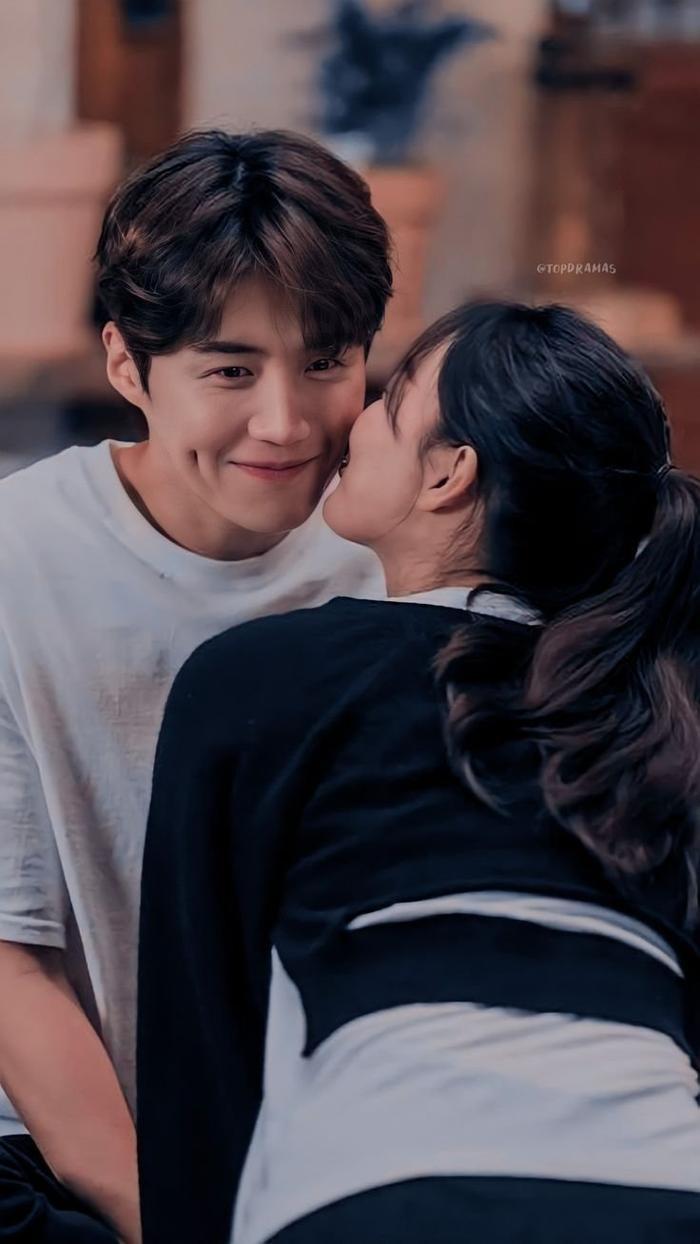 Nụ hôn lên má