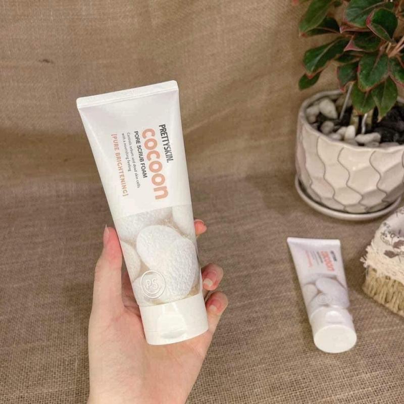 Sữa rửa mặt tẩy tế bào chết Pretty Skin Cocoon Pore Scrub Foam