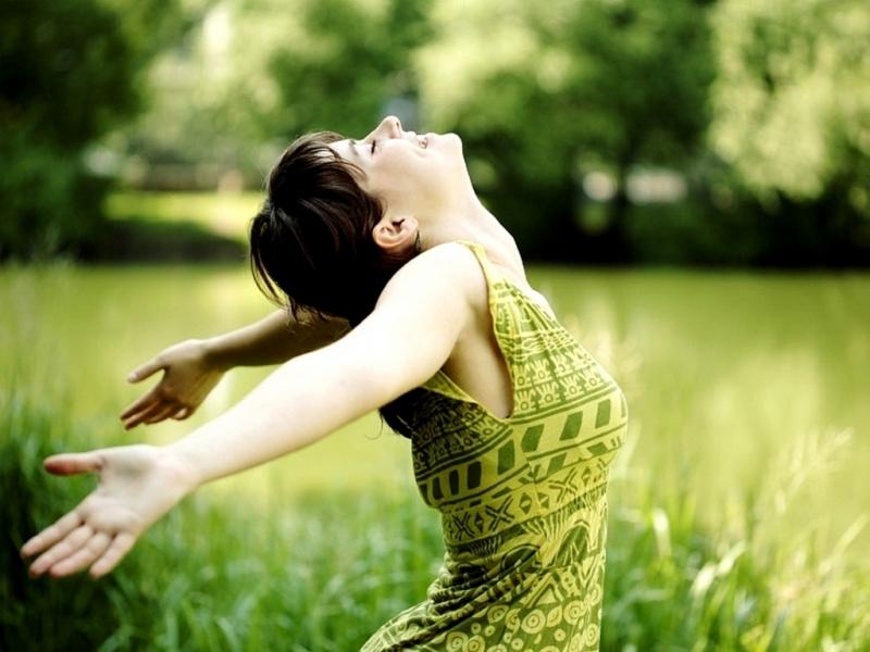 Cười nhiều hơn, buồn ít đi