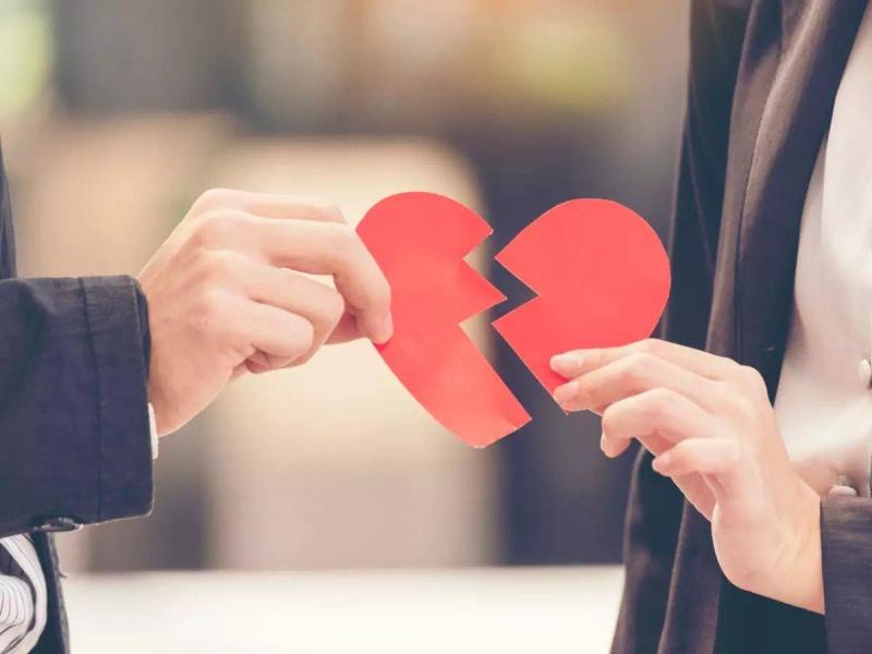 Em đau lắm anh có biết không
