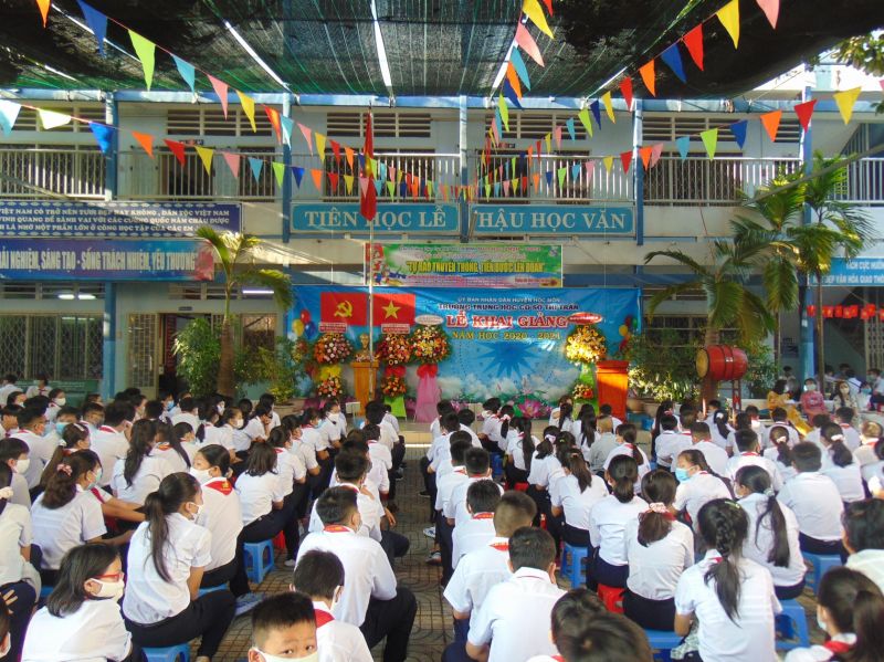 Trường THCS Thị Trấn Hóc Môn