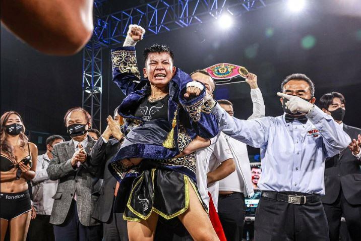 Thu Nhi đánh bại đối thủ để giành đai WBO. (Ảnh: Vnexpress)